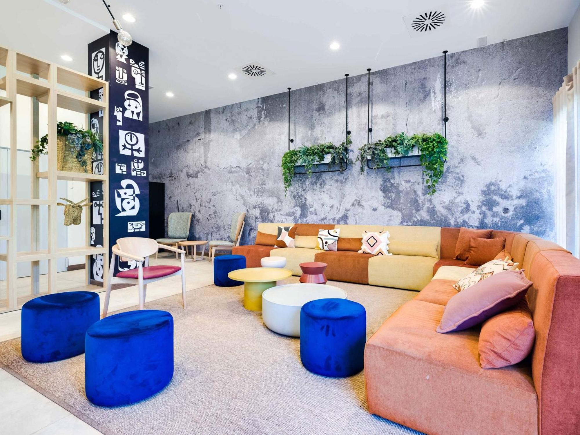 Livensa Living Studios Malaga Feria Eksteriør bilde